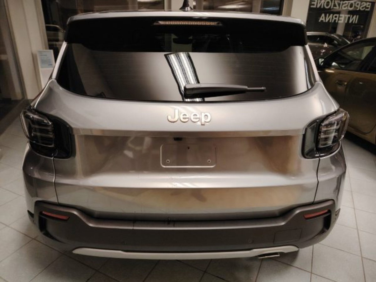 Jeep Avenger 1.2 turbo Summit fwd 100cv (6)