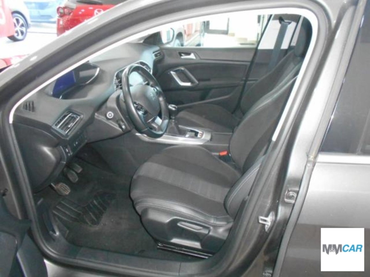 Peugeot 308 SW PureTech Turbo 130 S&S EAT8 Allure Pack (11)