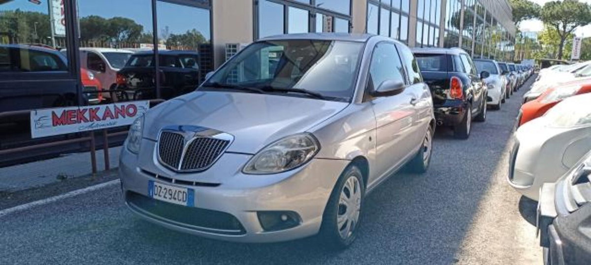 Lancia Ypsilon 1.4 16V MomoDesign (3)