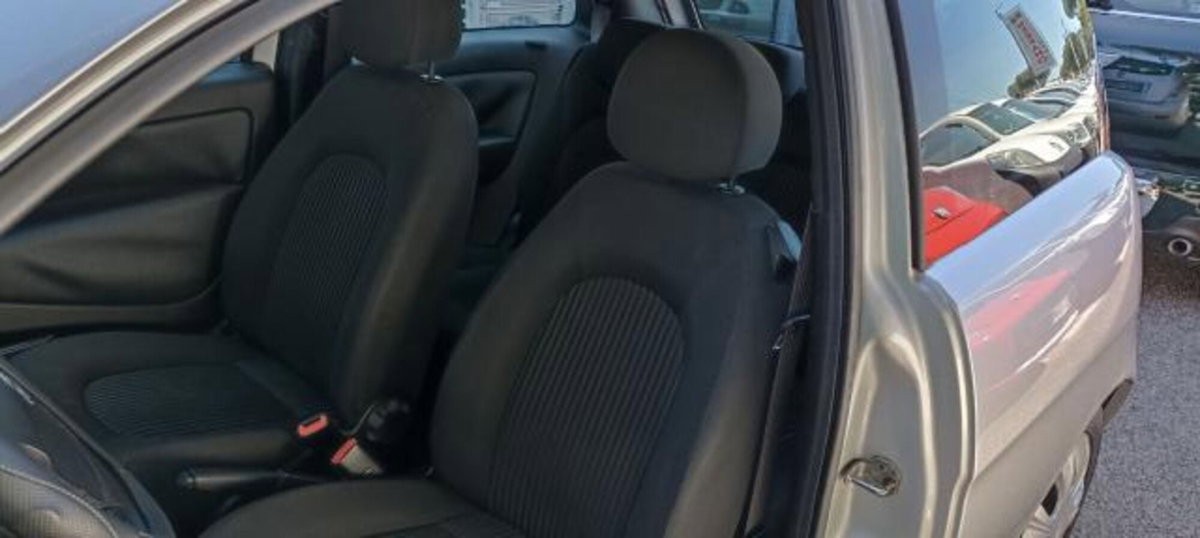 Lancia Ypsilon 1.4 16V MomoDesign (11)