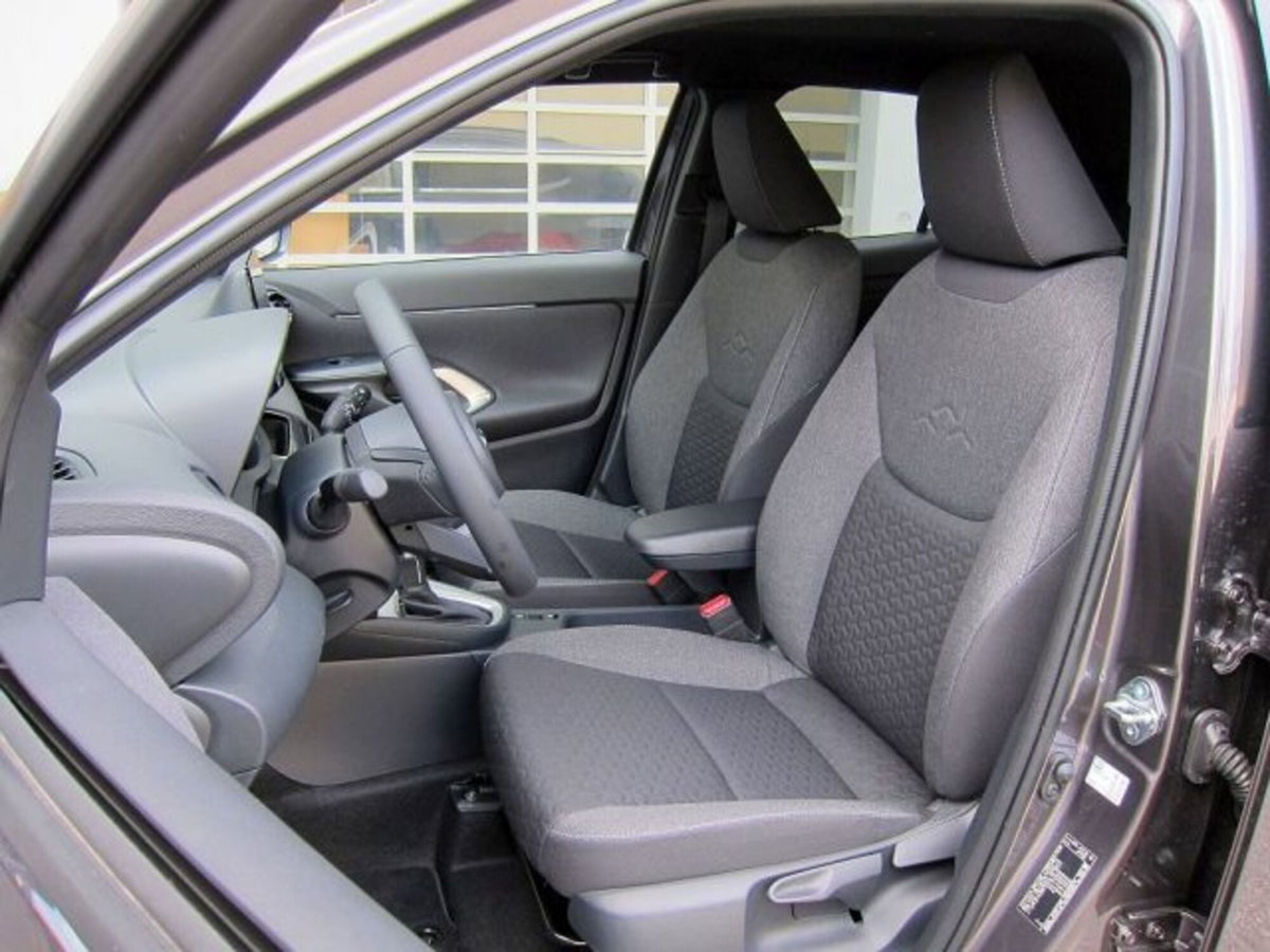 Toyota Yaris Cross Lounge fwd 130cv e-cvt (4)