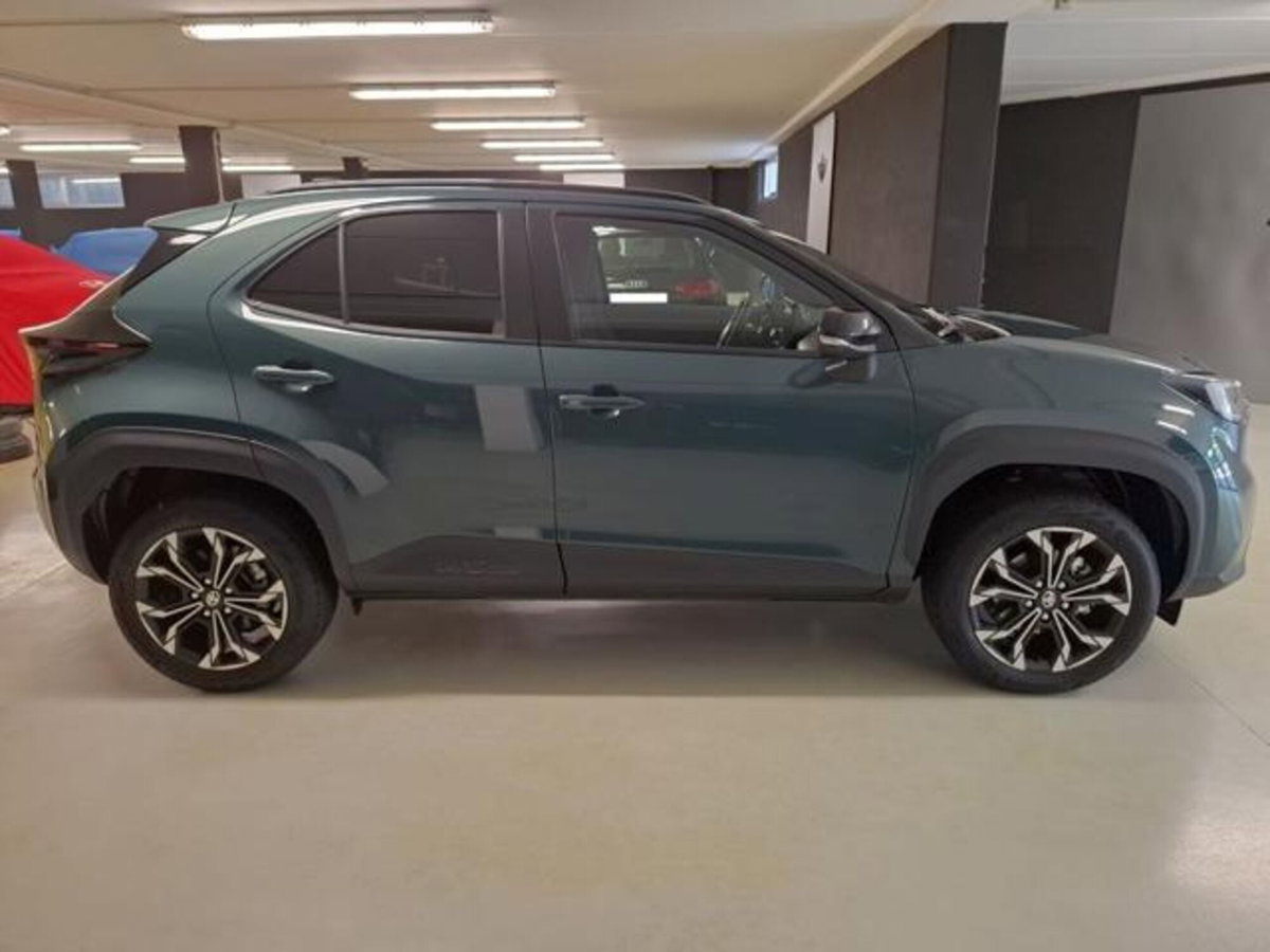 Toyota Yaris Cross Icon awd-i 130cv e-cvt (9)
