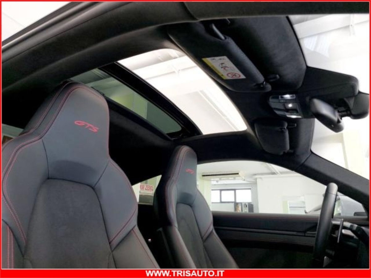 Porsche 911 Coupé 3.0 Carrera 4 GTS (15)