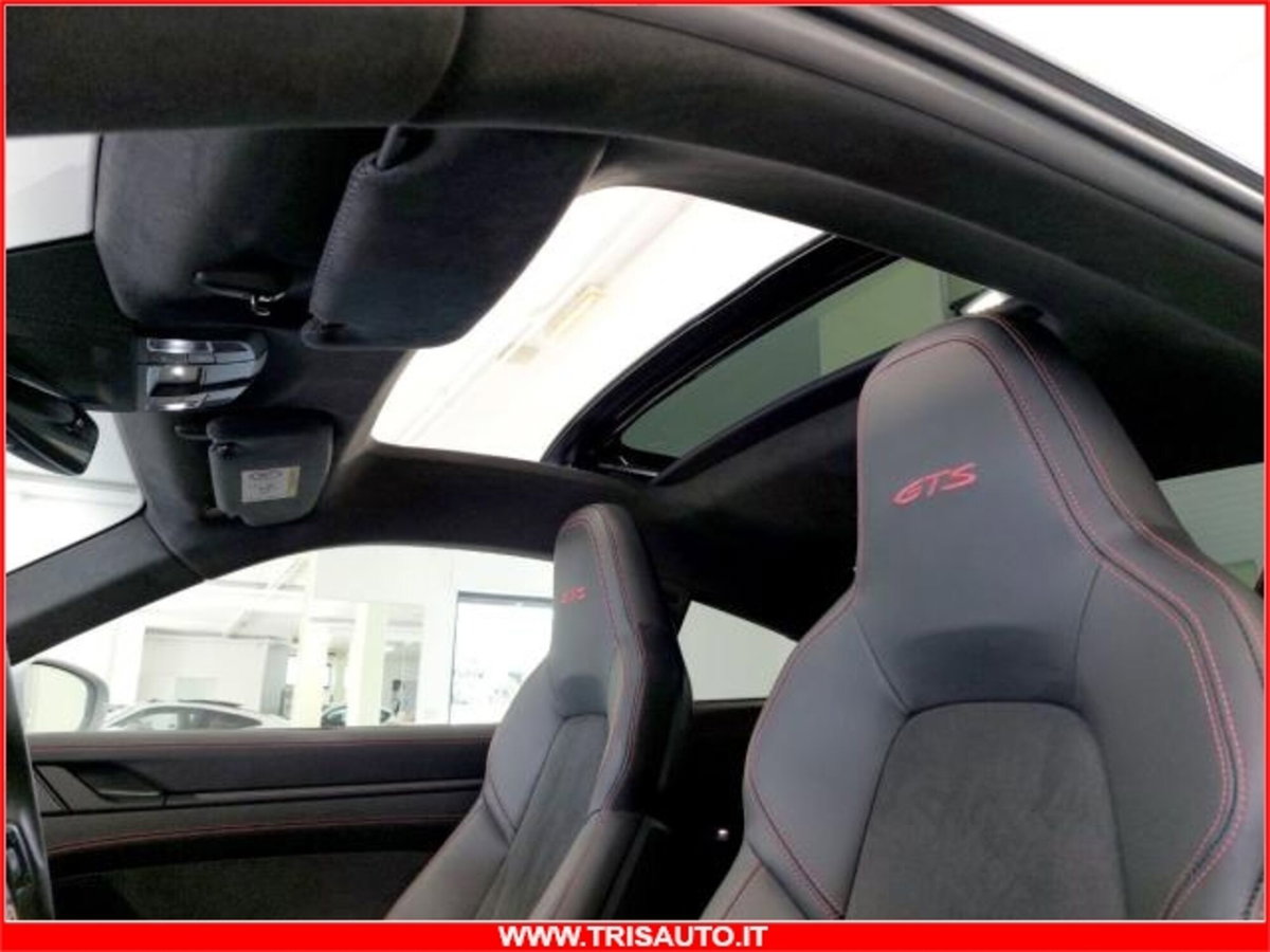 Porsche 911 Coupé 3.0 Carrera 4 GTS (16)