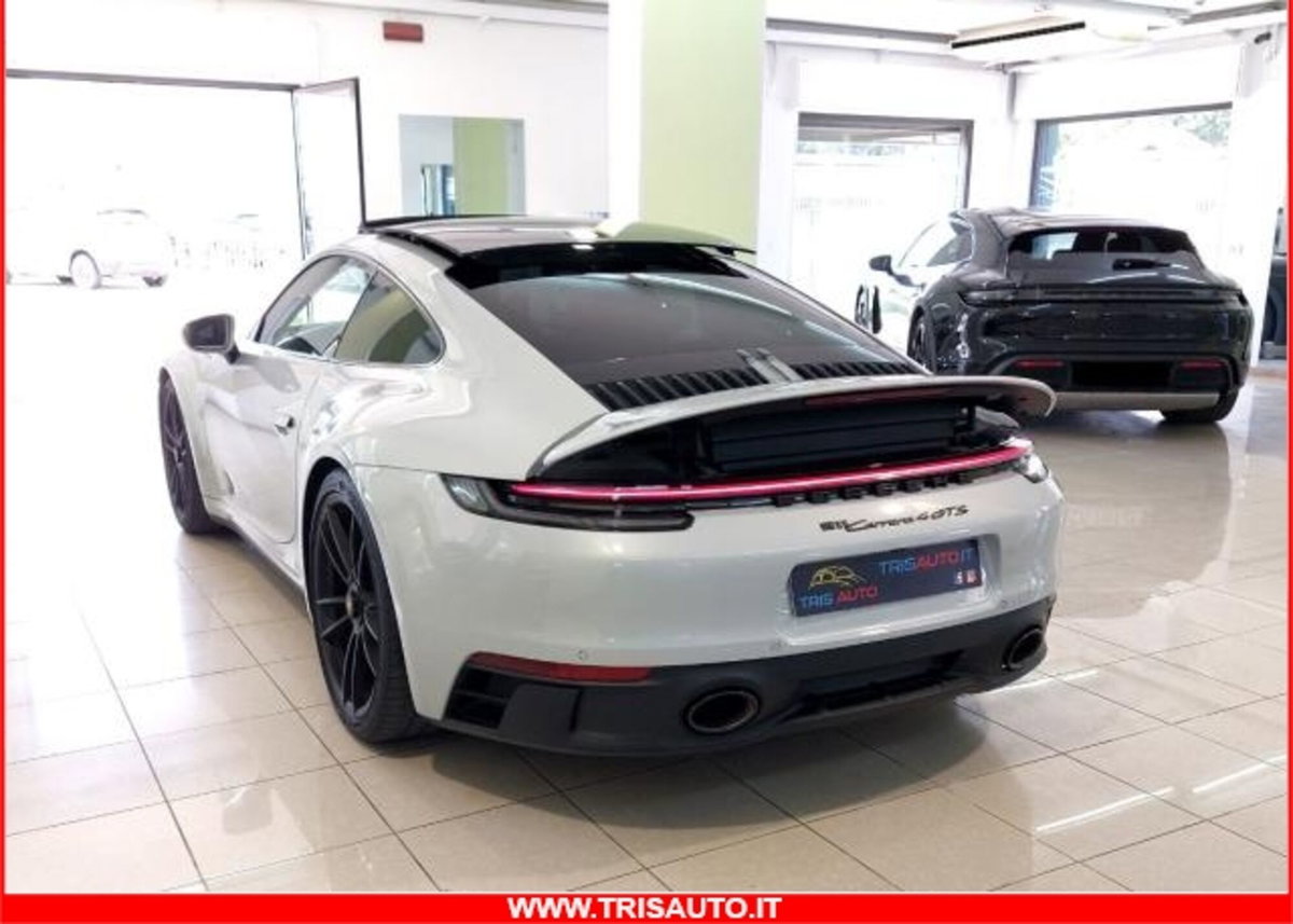 Porsche 911 Coupé 3.0 Carrera 4 GTS (2)