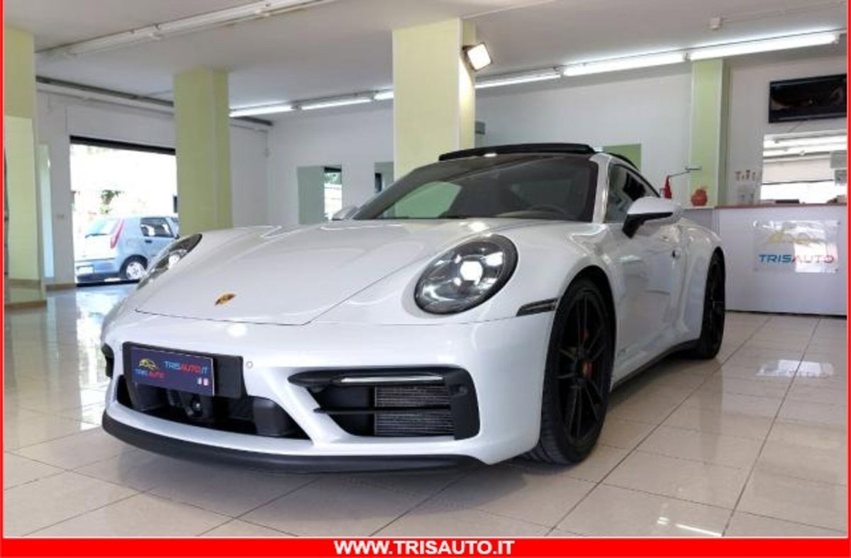 Porsche 911 Coupé 3.0 Carrera 4 GTS (3)