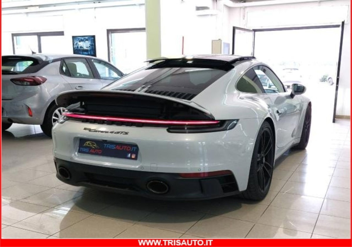 Porsche 911 Coupé 3.0 Carrera 4 GTS (4)