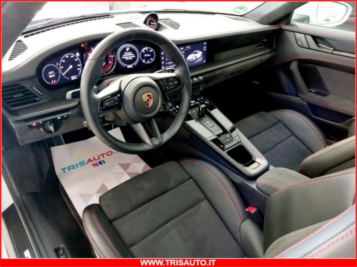 Porsche 911 Coupé 3.0 Carrera 4 GTS (5)