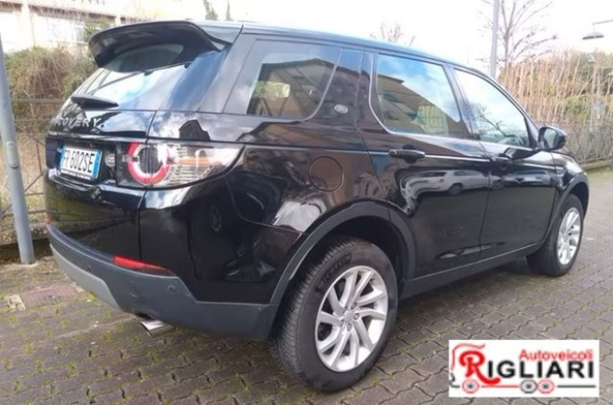 Land Rover Discovery Sport 2.0 eD4 150 CV 2WD (6)