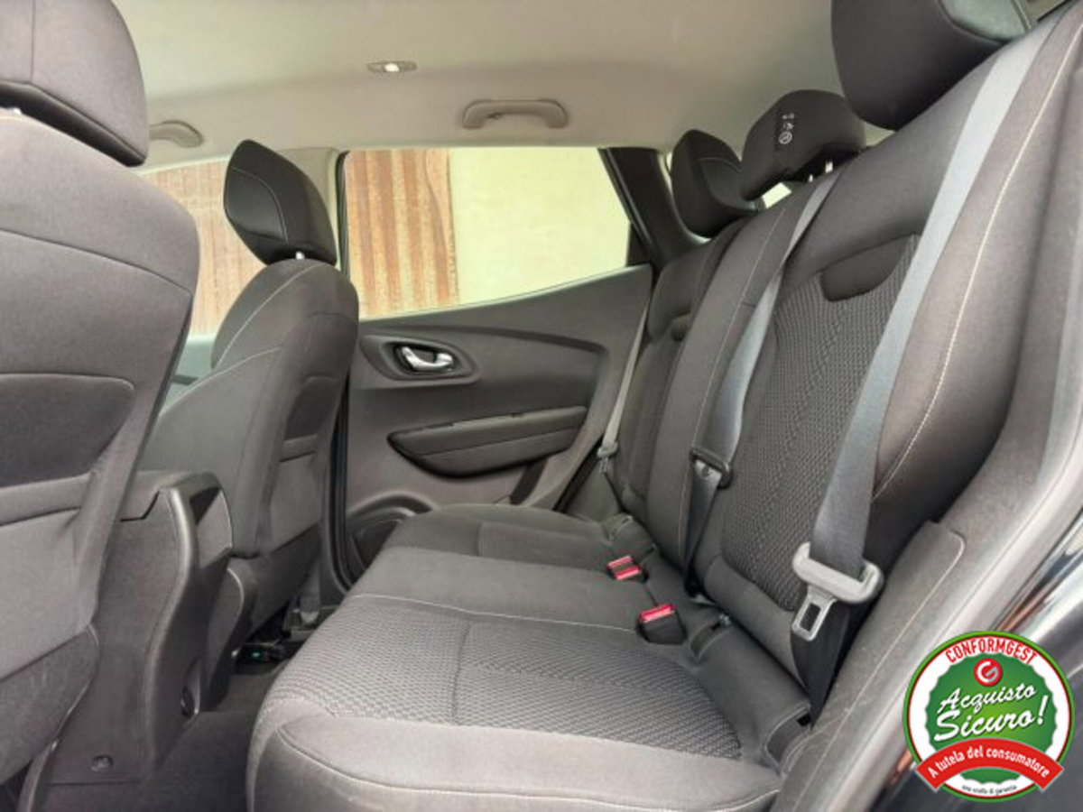 Renault Kadjar 8V 110CV EDC Energy Intens (6)