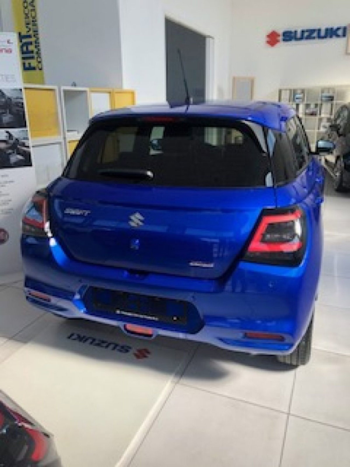 Suzuki Swift 1.2h Top 2wd (5)