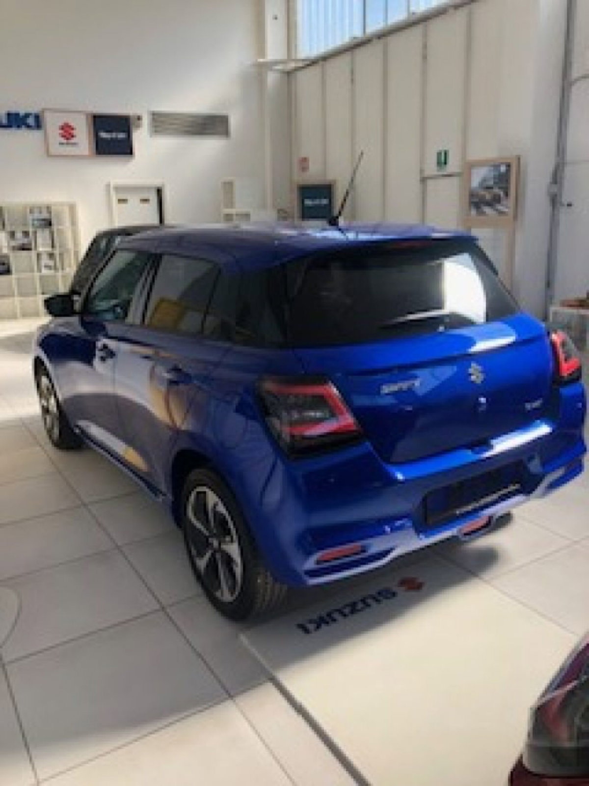 Suzuki Swift 1.2h Top 2wd (6)