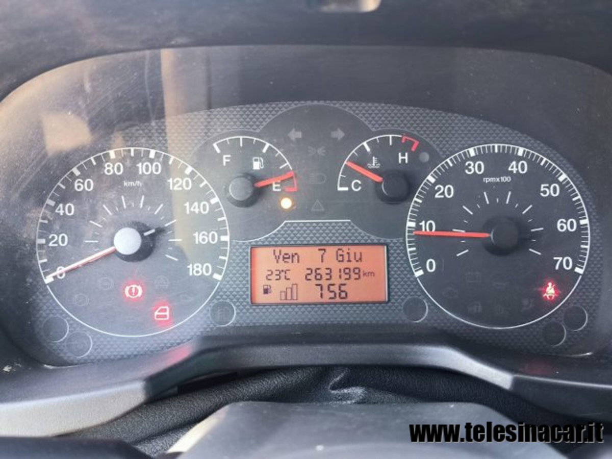 Fiat Fiorino 1.4 8V Furgone (11)