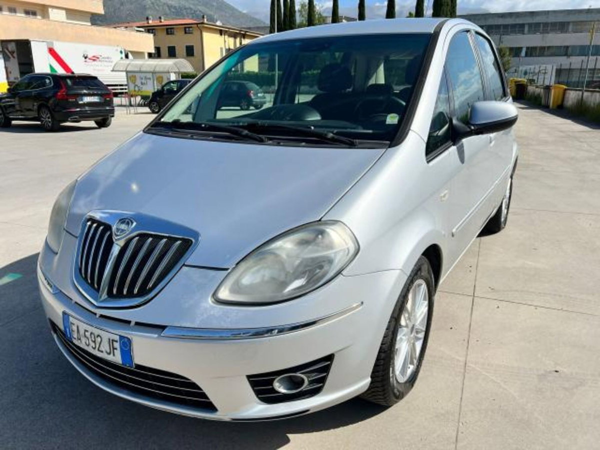 Lancia Musa 1.3 Mjt 95 CV DFN Platinum (3)