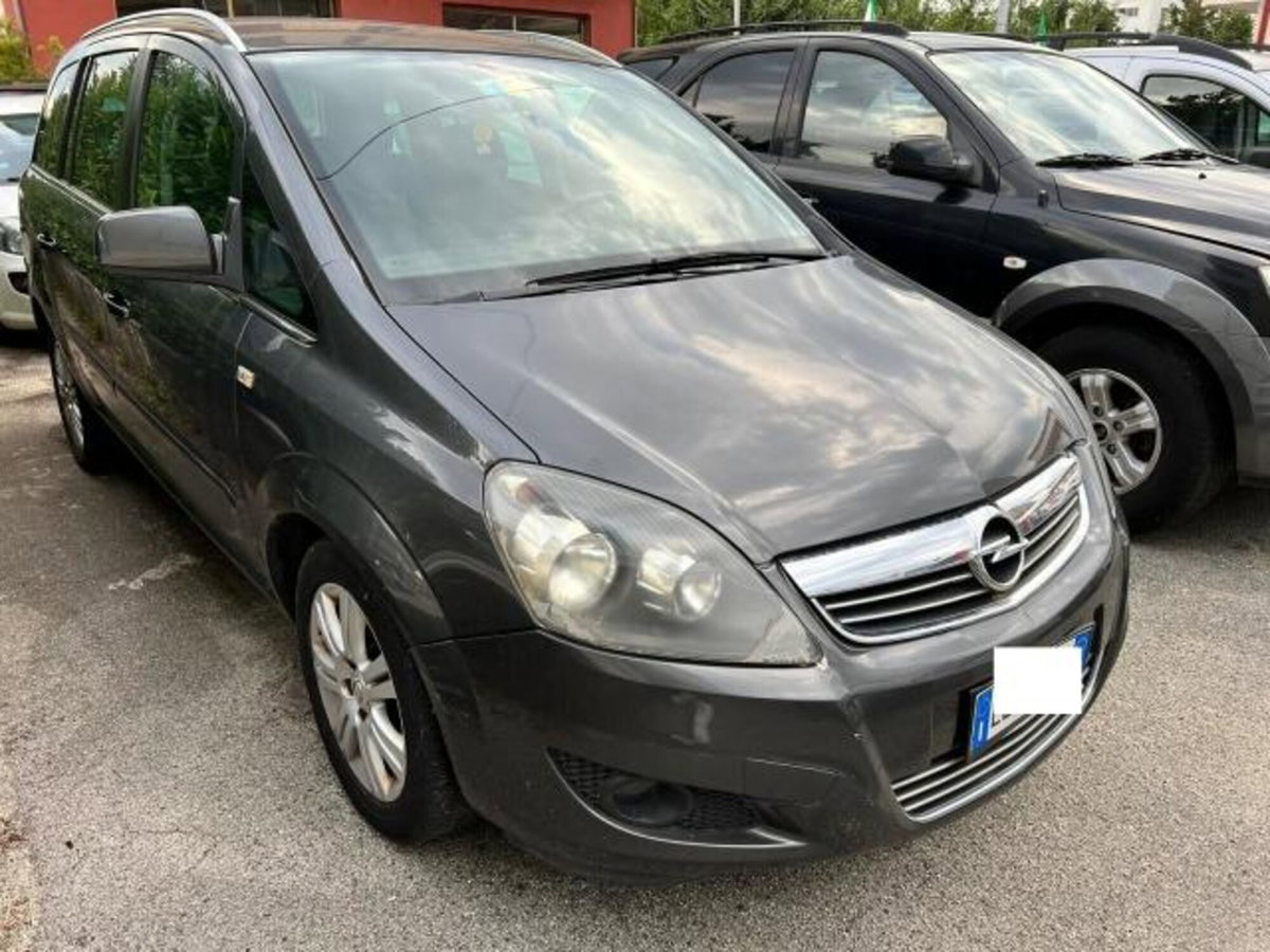 Opel Zafira 1.6 16V ecoM 150CV Turbo Cosmo (2)