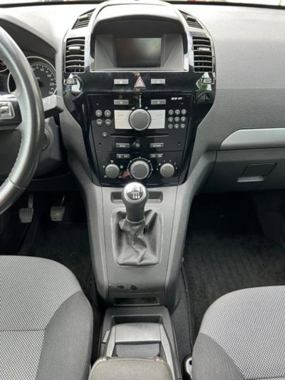 Opel Zafira 1.6 16V ecoM 150CV Turbo Cosmo (12)
