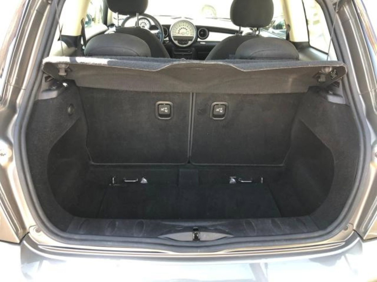 MINI Mini 1.6 16V Cooper D (14)
