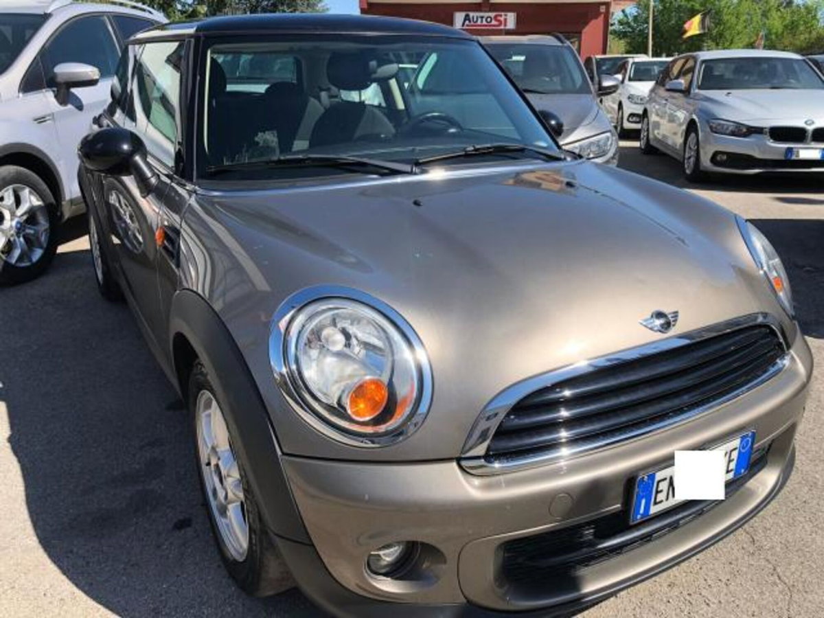 MINI Mini 1.6 16V Cooper D (17)