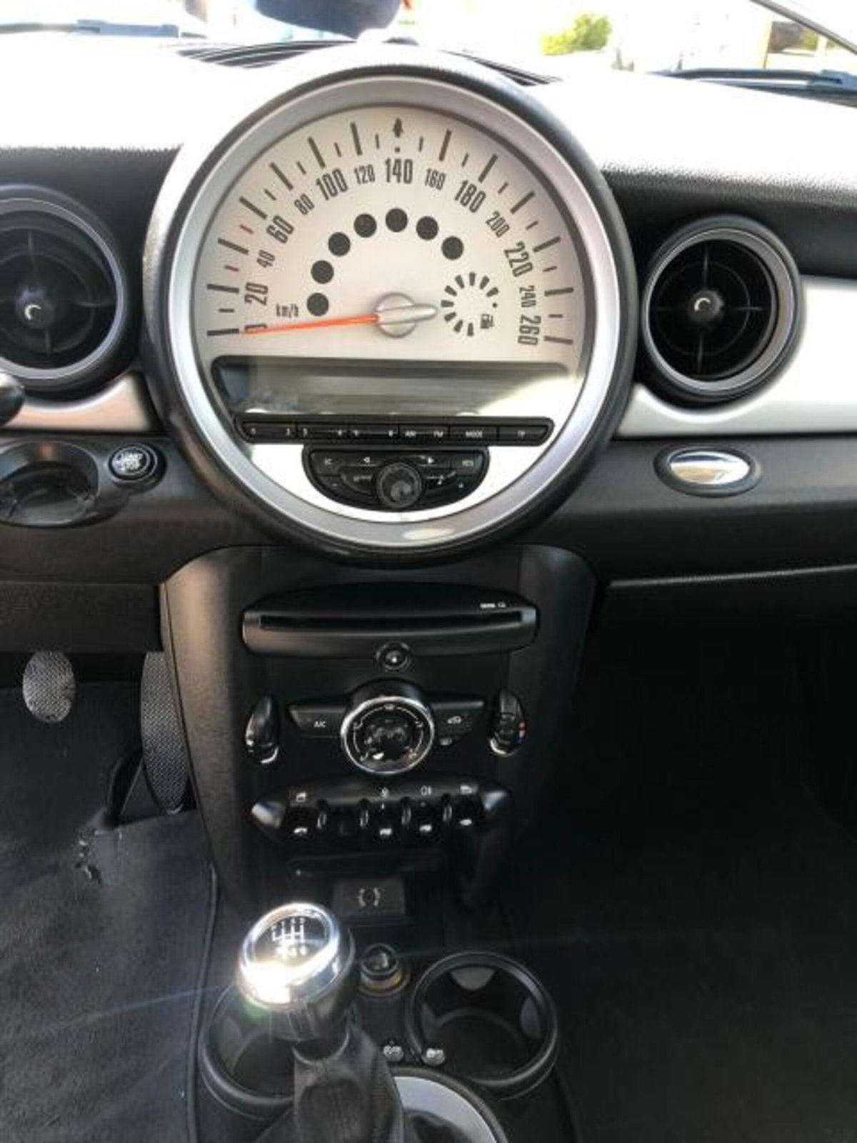 MINI Mini 1.6 16V Cooper D (18)