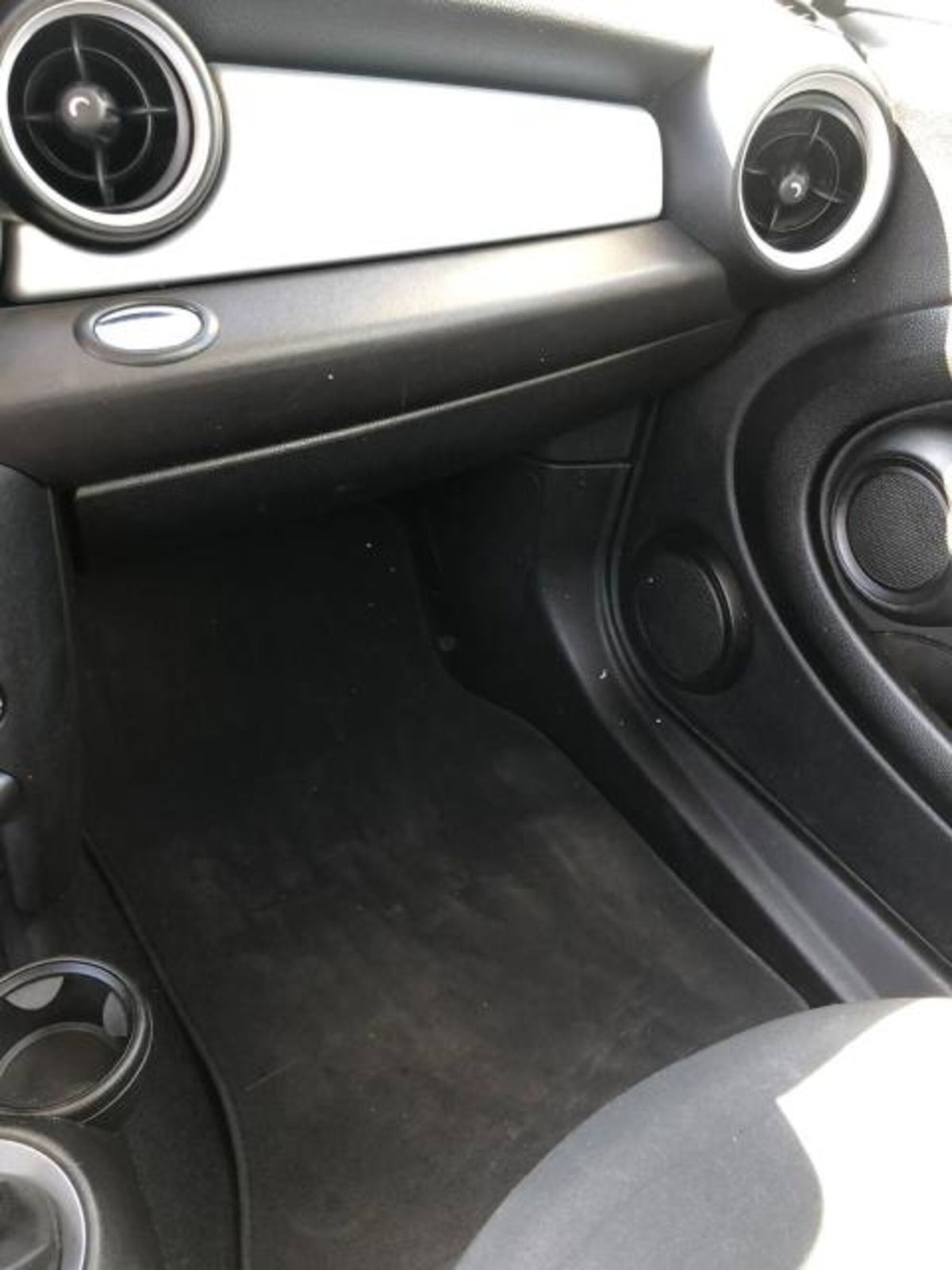 MINI Mini 1.6 16V Cooper D (19)