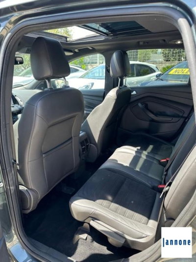 Ford Kuga 2.0 TDCI 150 CV S&S 4WD ST-Line (10)