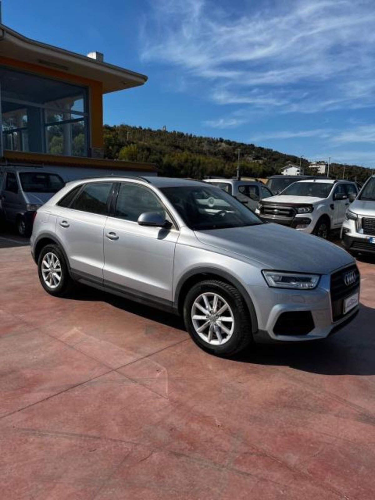 Audi Q3 2.0 TDI 150 CV (4)