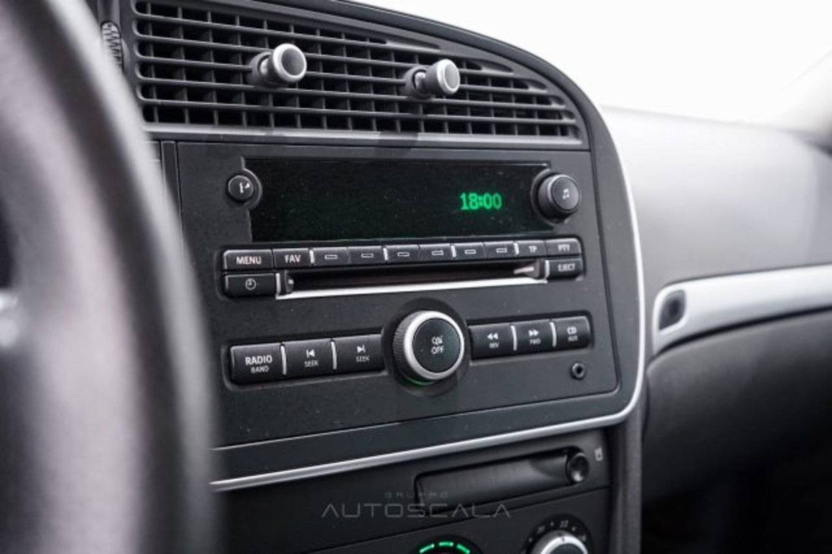 Saab 9-3 Station Wagon 1.9 TiD 16V DPF Anniversary (15)
