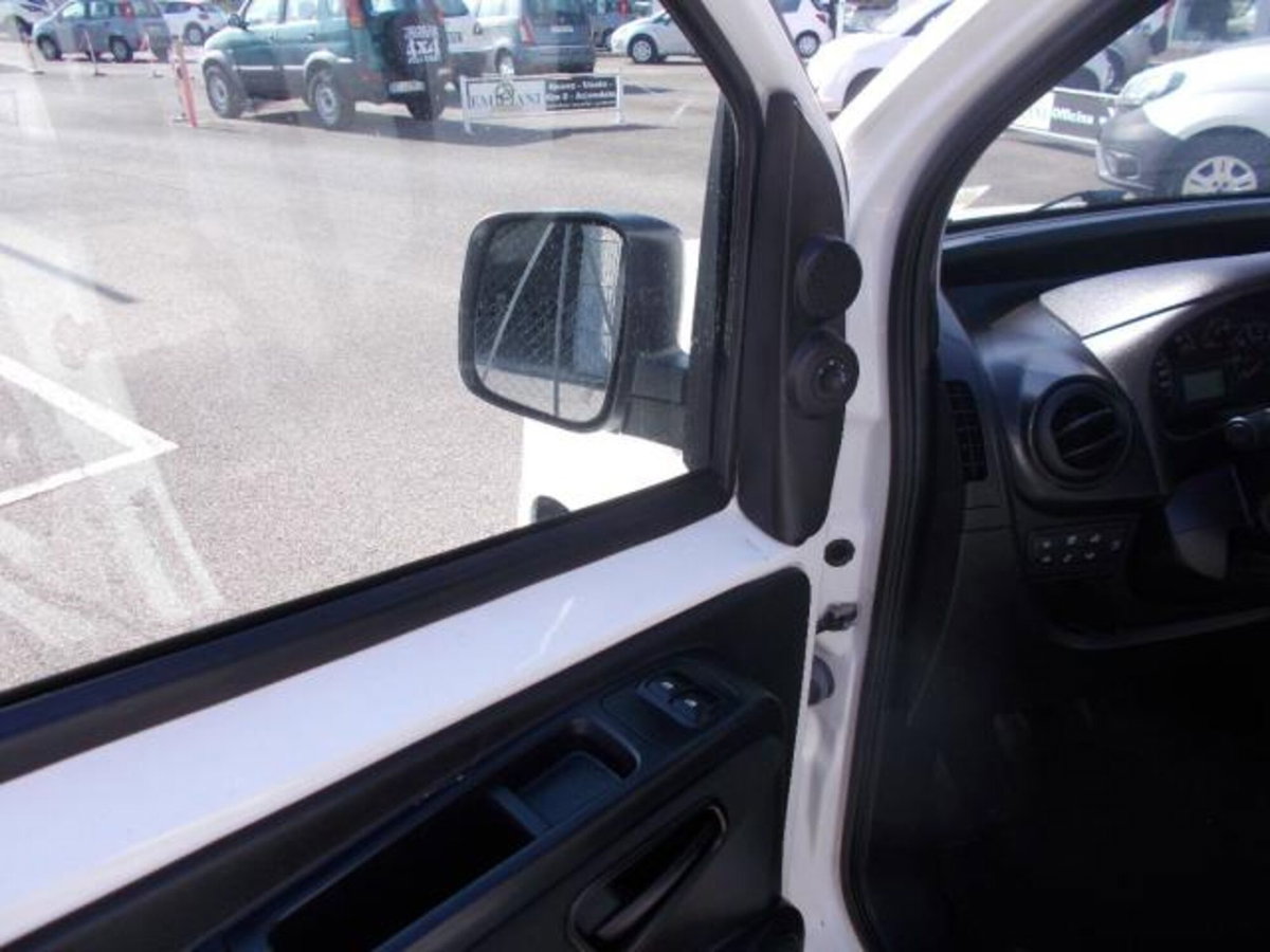 Fiat Qubo 1.3 MJT 80 CV Dynamic (10)