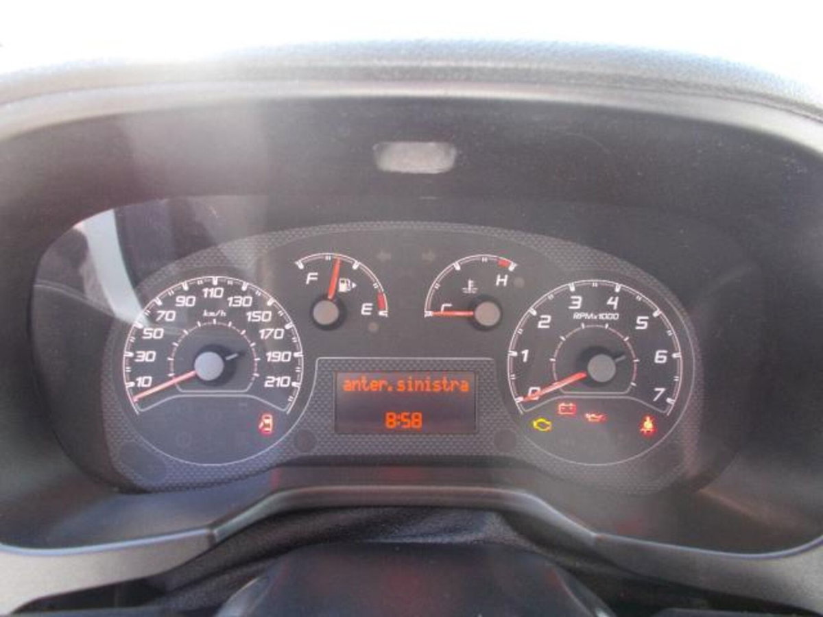Fiat Qubo 1.3 MJT 80 CV Dynamic (13)
