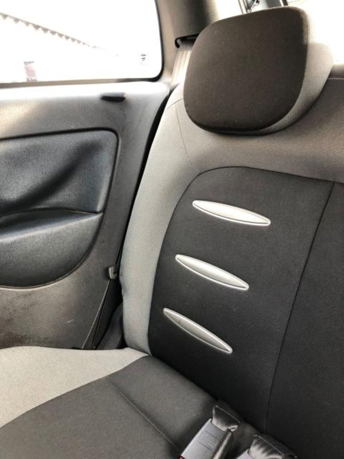 Lancia Ypsilon 1.3 MJT 75 CV Platino (14)