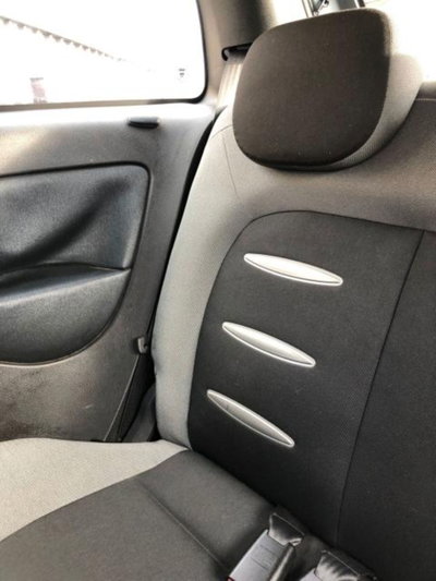 Lancia Ypsilon 1.3 MJT 75 CV Platino (14)