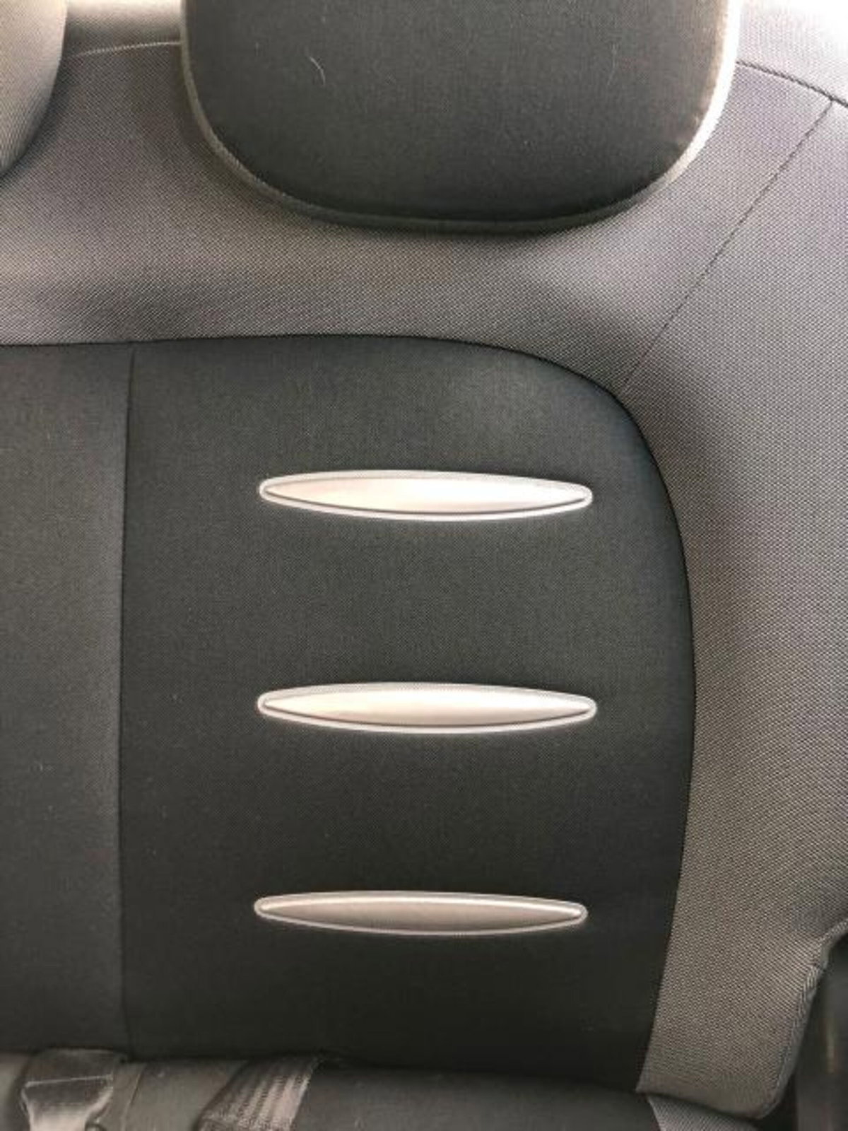 Lancia Ypsilon 1.3 MJT 75 CV Platino (17)