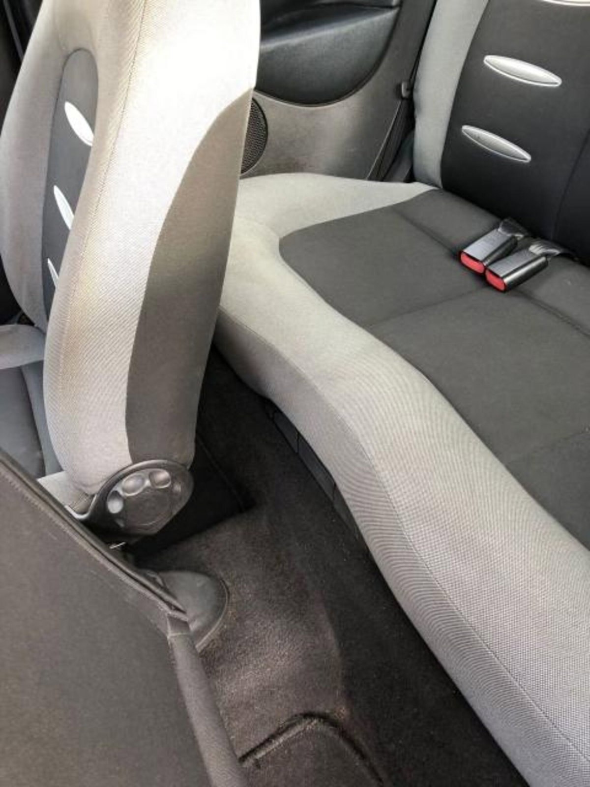 Lancia Ypsilon 1.3 MJT 75 CV Platino (18)