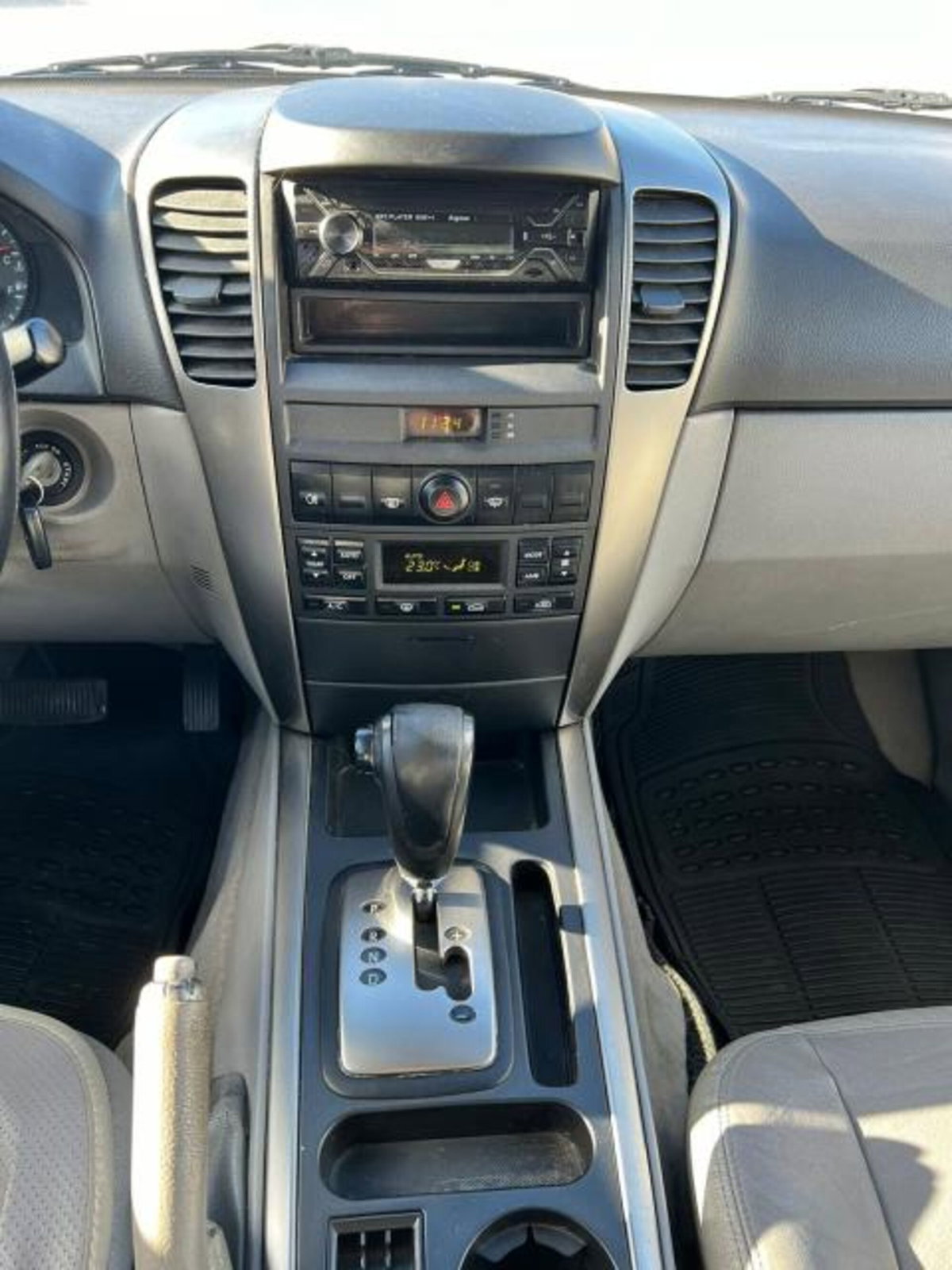Kia Sorento 2.5 16V CRDI 4WD Active (16)