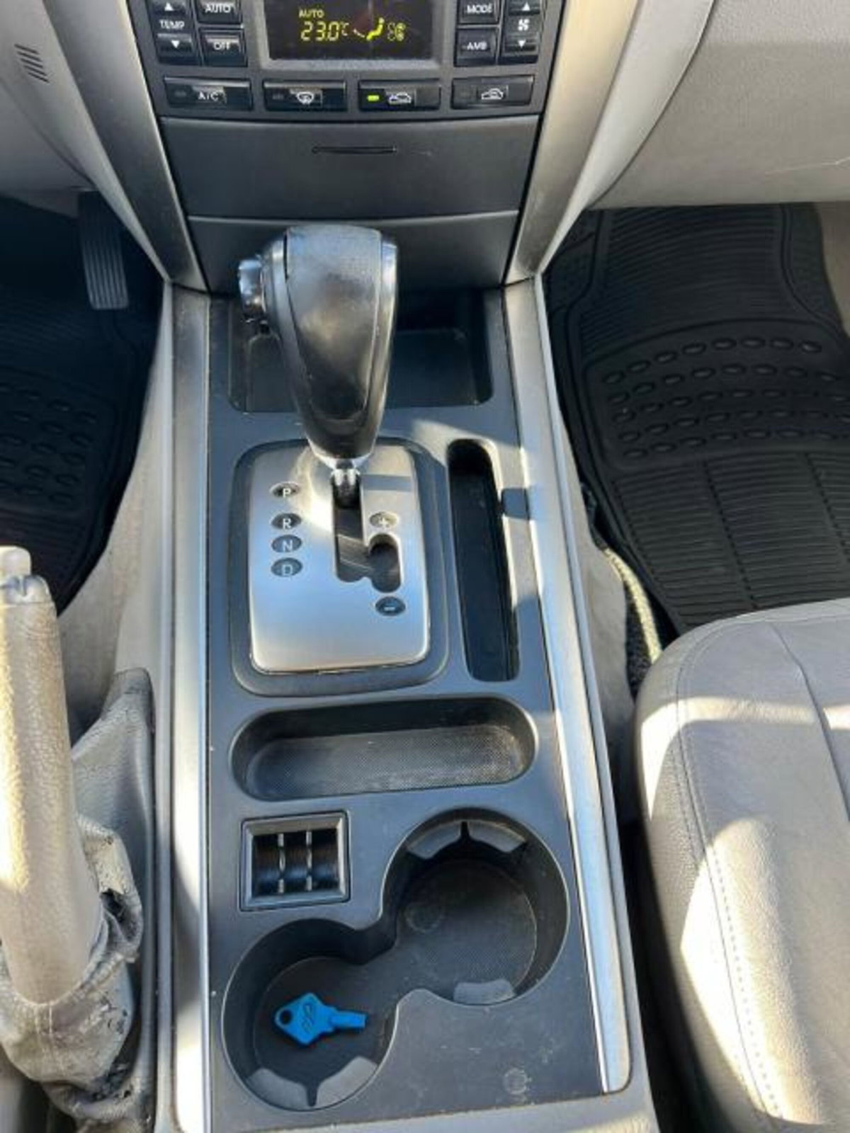 Kia Sorento 2.5 16V CRDI 4WD Active (17)