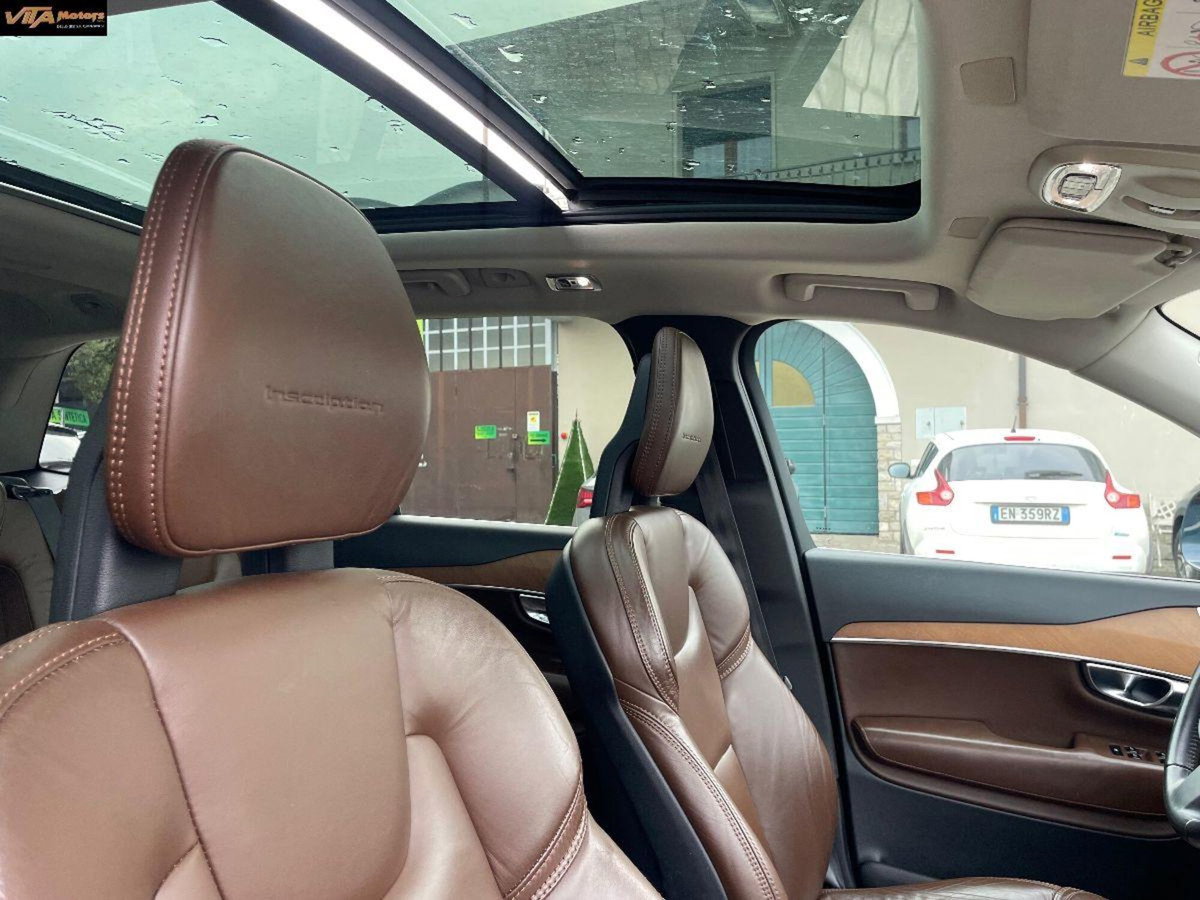 Volvo XC90 D5 AWD Geartronic 7 posti Inscription (10)