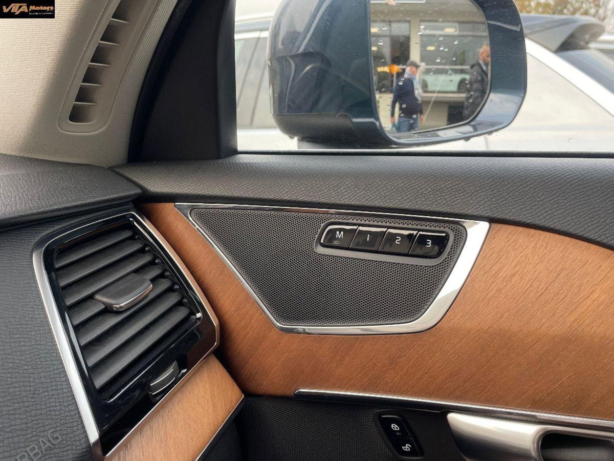 Volvo XC90 D5 AWD Geartronic 7 posti Inscription (19)