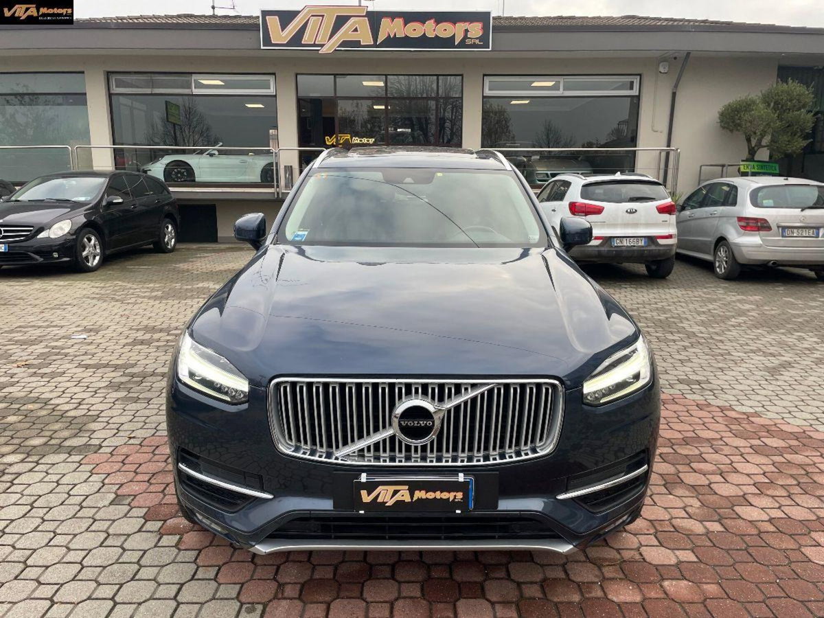 Volvo XC90 D5 AWD Geartronic 7 posti Inscription (2)