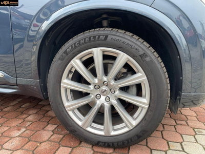 Volvo XC90 D5 AWD Geartronic 7 posti Inscription (8)
