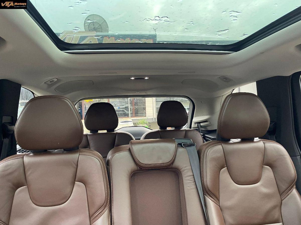 Volvo XC90 D5 AWD Geartronic 7 posti Inscription (9)