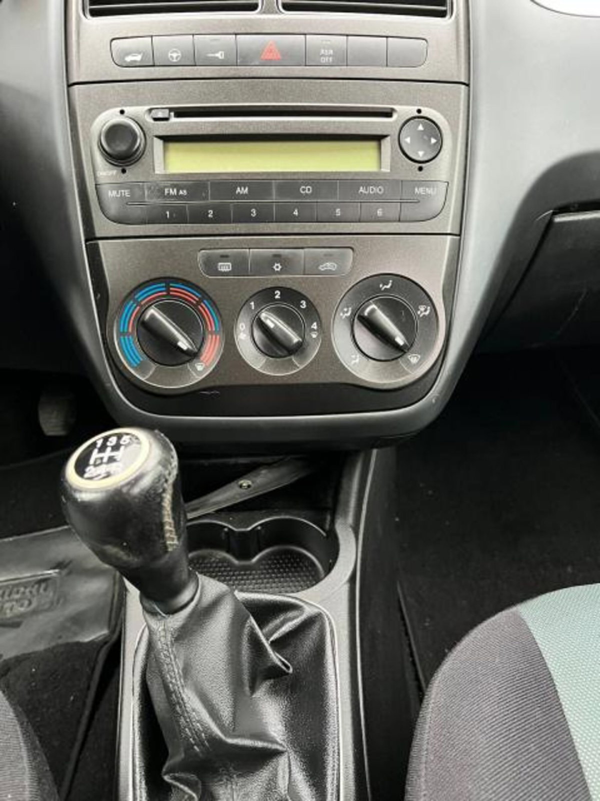 Fiat Grande Punto 1.3 MJT 75 CV 5 porte Dynamic (14)