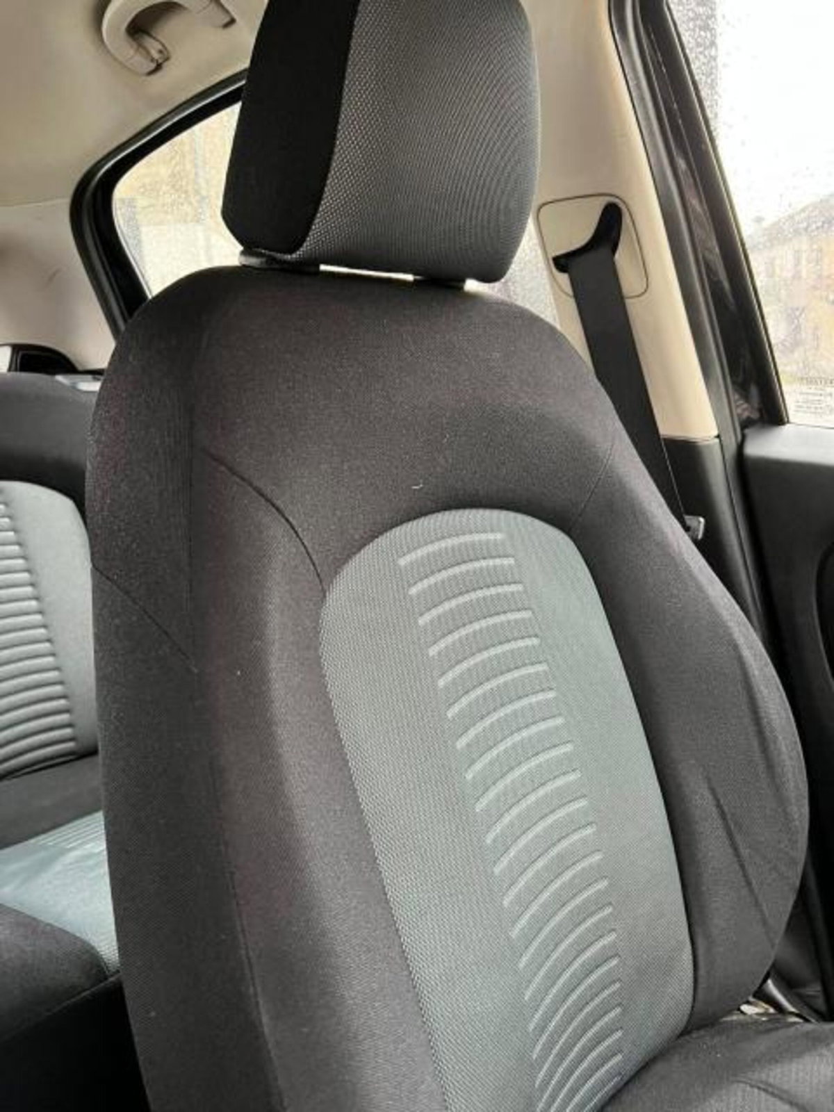 Fiat Grande Punto 1.3 MJT 75 CV 5 porte Dynamic (19)