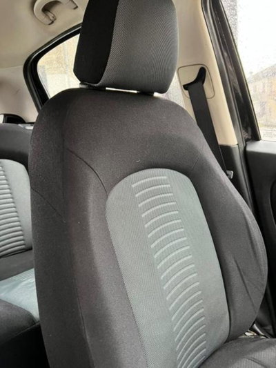 Fiat Grande Punto 1.3 MJT 75 CV 5 porte Dynamic (19)