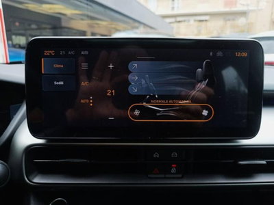 Jeep Avenger 1.2 turbo e-hybrid mhev Summit fwd 110cv edct6 (11)
