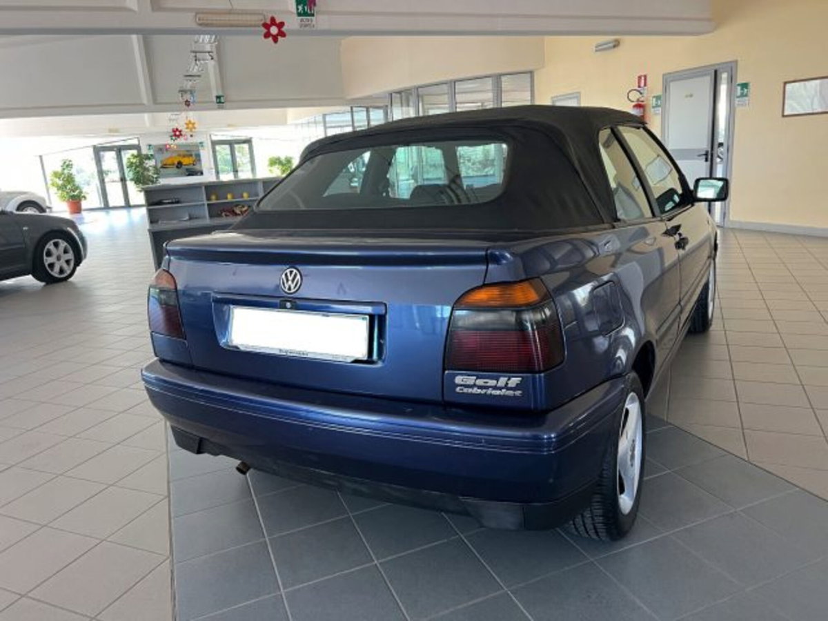 Volkswagen Golf Cabrio 1.8/75 CV cat Pink Floyd (3)