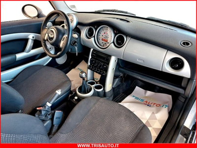 MINI Mini 1.6 16V Cooper (2)