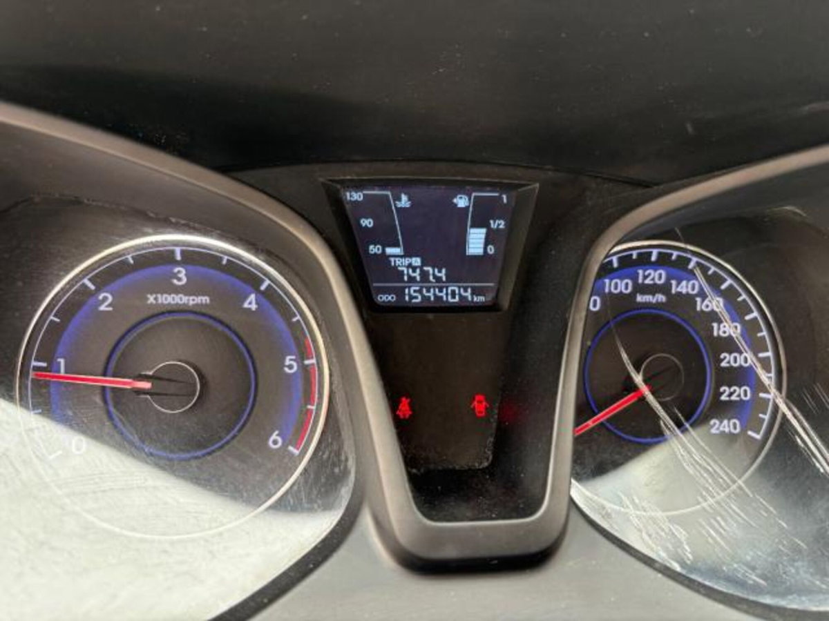 Hyundai ix20 1.4 CRDI 90 CV XPossible (10)