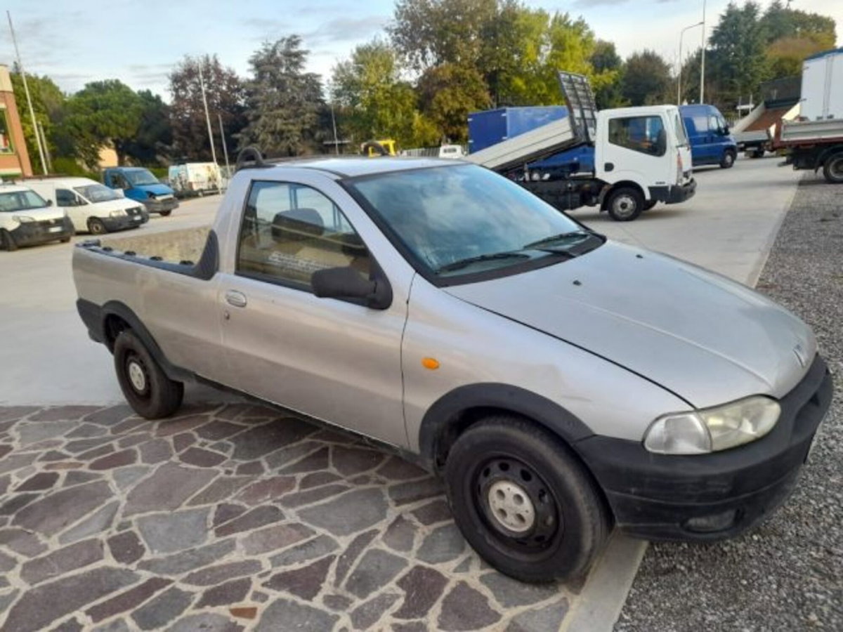 Fiat Strada 1.9 diesel Pick-up (2)