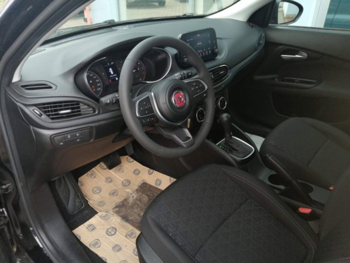 Fiat Tipo Tipo 5p 1.5 t4 hybrid Cross 130cv dct (8)