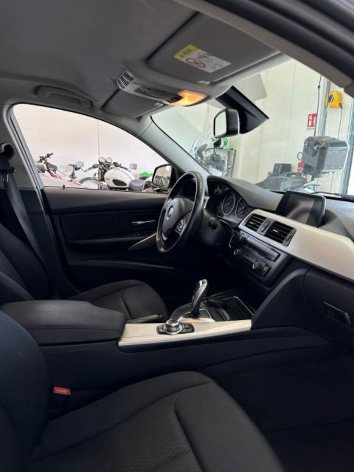 BMW Serie 3 Touring 316d  Sport (15)